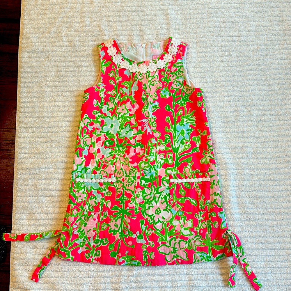Lilly Pulitzer size 5 girls dress.  Small stain on rear of dress.